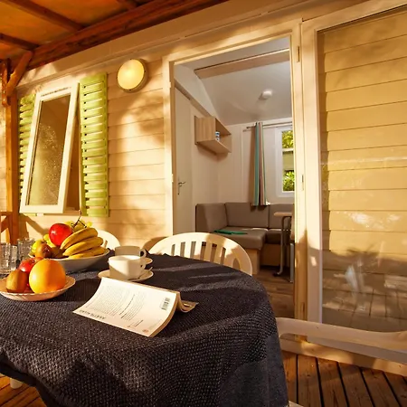 Camping Le Grau-Du-Roi אתר נופש