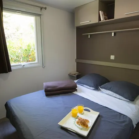 Camping Le Grau-Du-Roi לה-גרו-דו-רואה