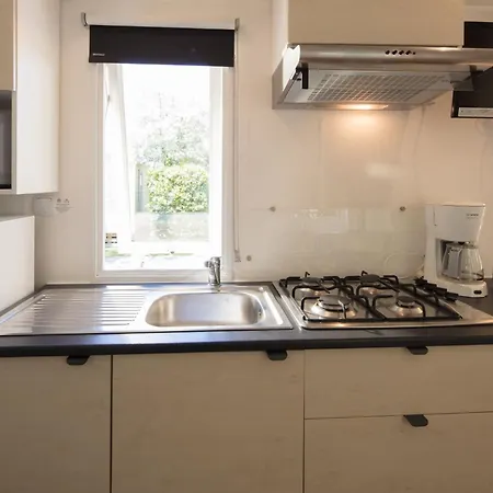 אתר נופש Camping Le Grau-Du-Roi לה-גרו-דו-רואה