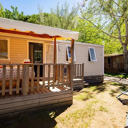 Camping Le Grau-Du-Roi منتجع