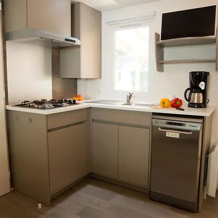 אתר נופש Camping Le Grau-Du-Roi לה-גרו-דו-רואה