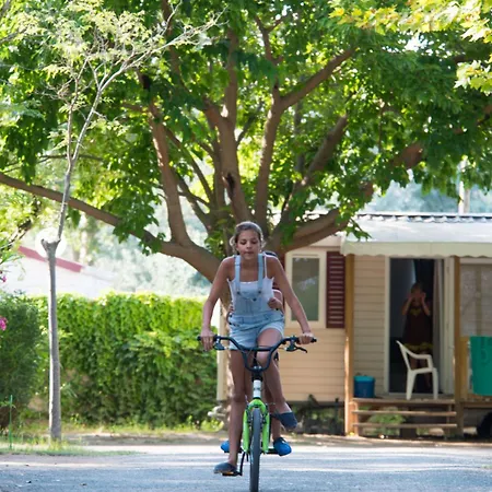 אתר נופש Camping Le Grau-Du-Roi